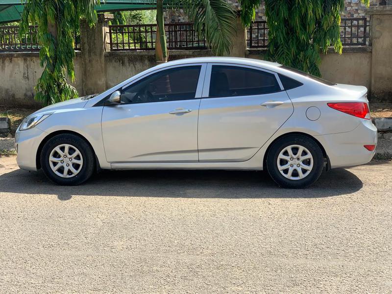 Hyundai Accent • 2012 • 65,000 km 2