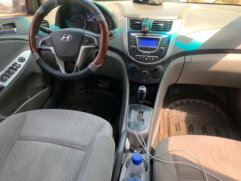Hyundai Accent • 2012 • 65,000 km 5