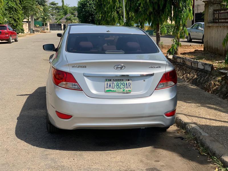 Hyundai Accent • 2012 • 65,000 km 3