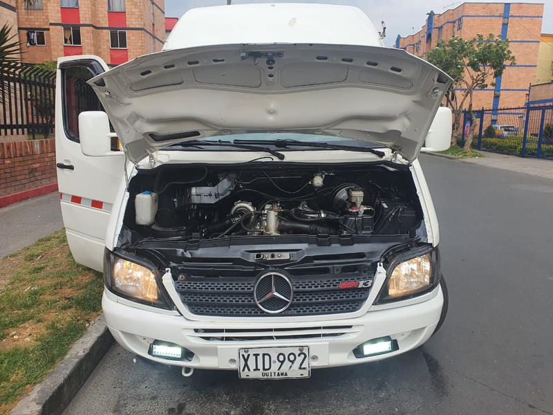 Mercedes-Benz 210 Van • 2003 • 80,000 km 9