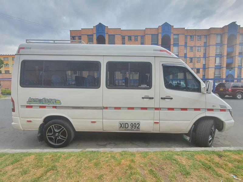 Mercedes-Benz 210 Van • 2003 • 80,000 km 3