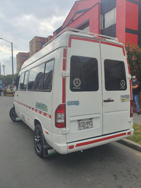 Mercedes-Benz 210 Van • 2003 • 80,000 km 5