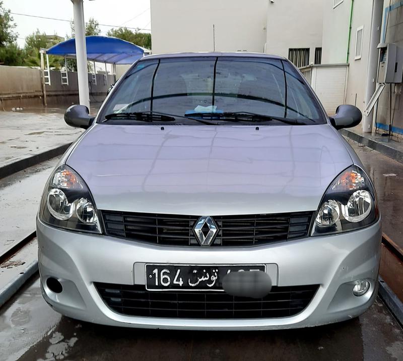 Renault Clio • 2013 • 61,000 km 3