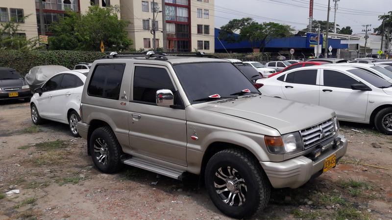 Mitsubishi  • 1995 • 414,000 km 6