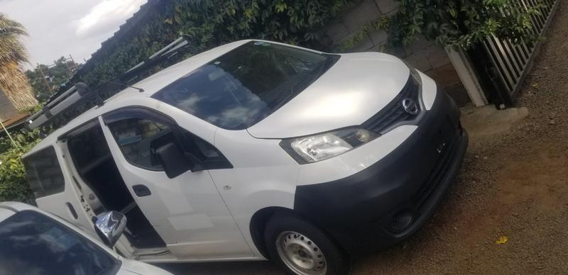 Nissan NV200 • 2013 • 100,000 km 9