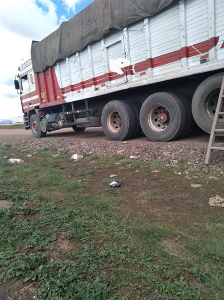 Volvo 240 • 1988 • 1,000 km 3