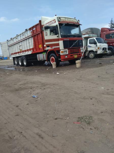 Volvo 240 • 1988 • 1,000 km 2