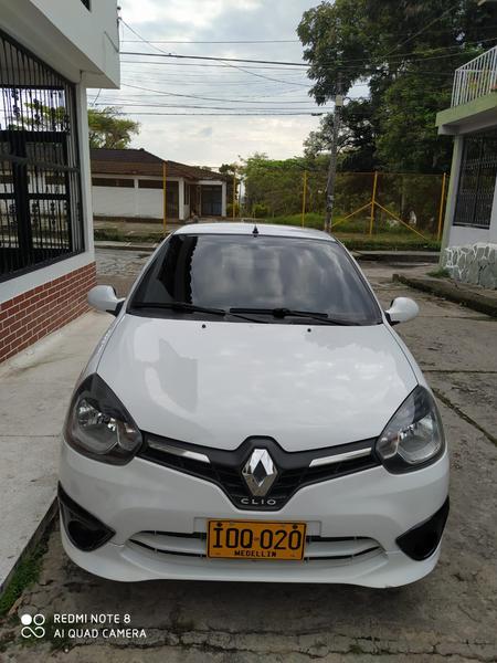 Renault Clio • 2017 • 44,200 km 1