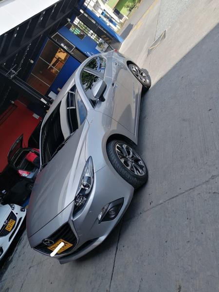 Mazda 3 • 2017 • 54,000 km 2