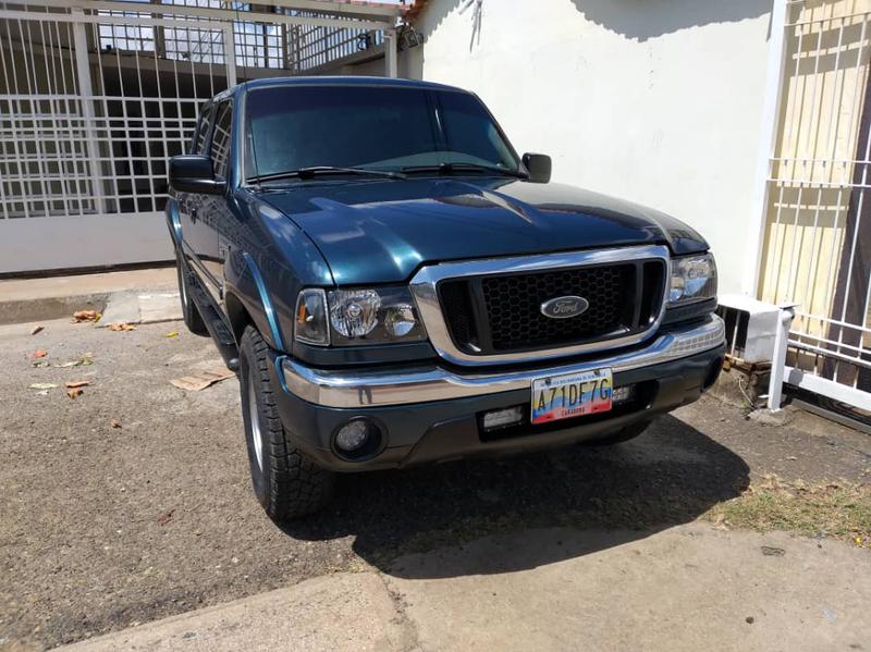 Ford 350 • 2006 • 330,000 km 1