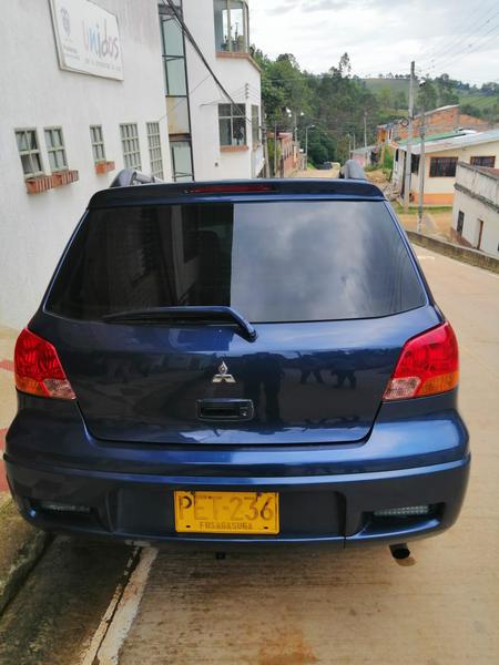 Mitsubishi Outlander • 2003 • 205,000 km 5