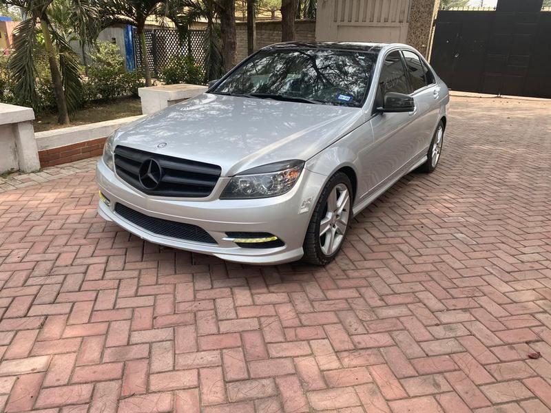 Mercedes-Benz 200 - 300 • 2011 • 125 km 4