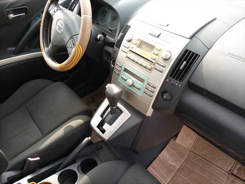 Toyota Corolla Verso • 2005 • 260,000 km 2