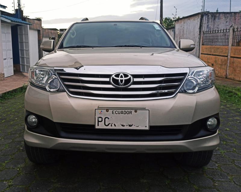 Toyota Fortuner • 2014 • 74,000 km 4