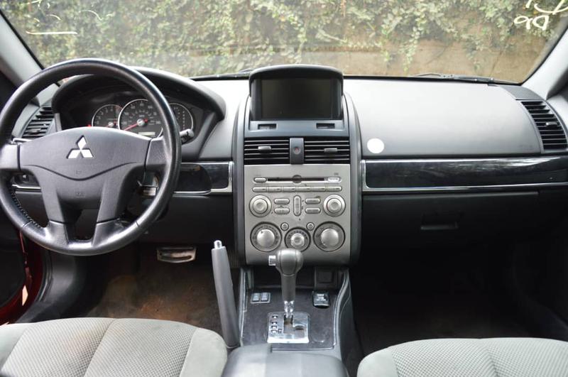 Mitsubishi  • 2010 • 0 km 4