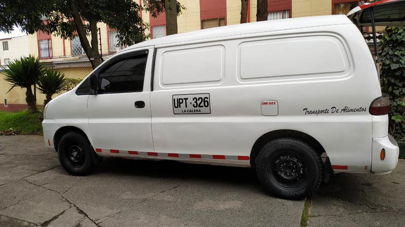 Hyundai H1 • 2008 • 278,000 km 2