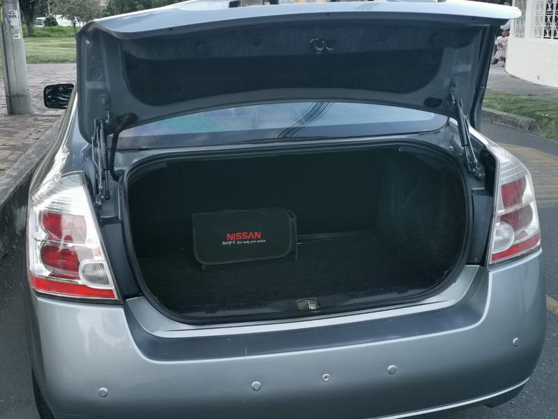 Nissan Sentra 2.0 • 2013 • 114,000 km 4