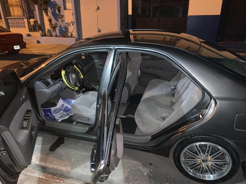 Toyota  • 2002 • 1 km 2