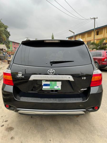 Toyota Highlander • 2008 • 93 km 6