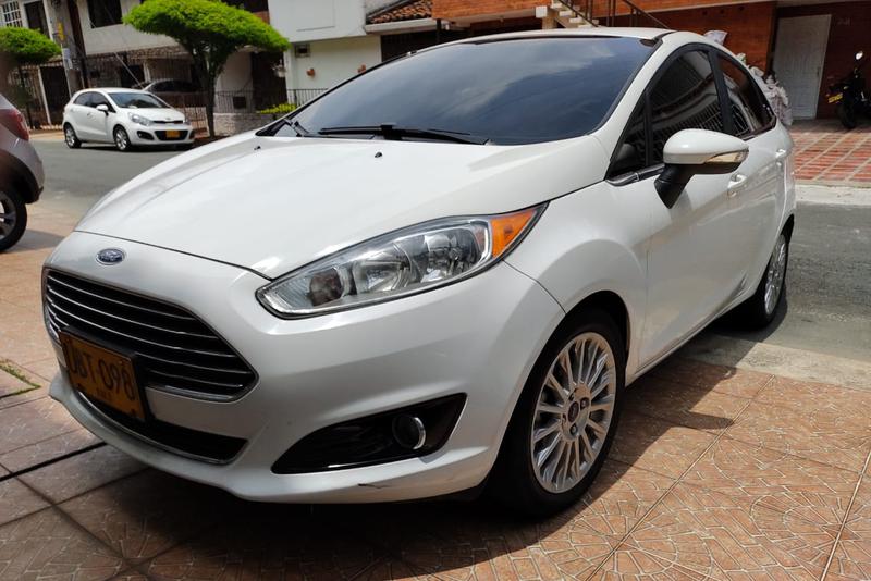Ford Fiesta • 2015 • 52,000 km 5