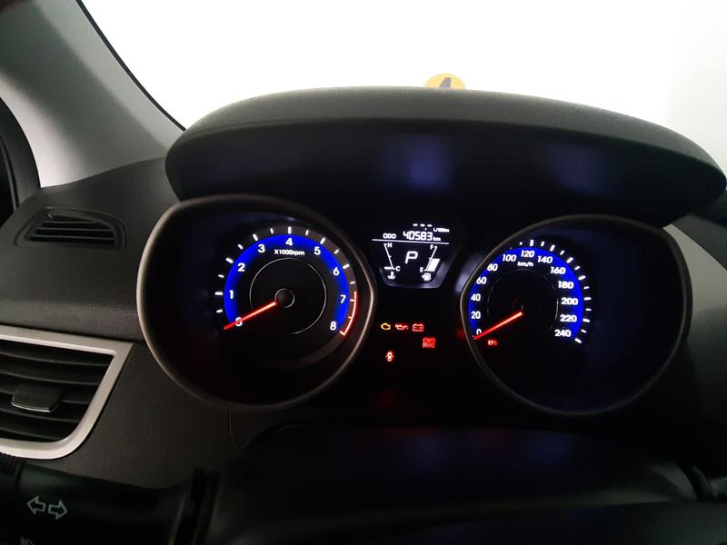 Hyundai Elantra • 2012 • 40,583 km 8