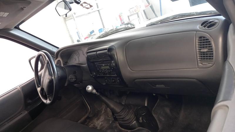 Ford F-150 • 2006 • 200,000 km 3