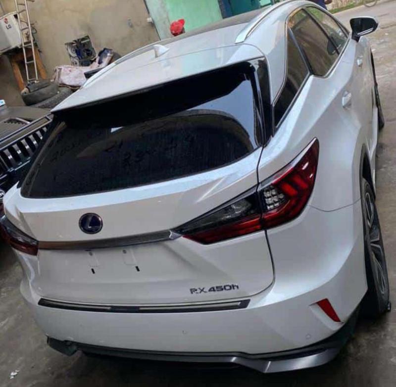 Lexus RX 450h • 2018 • 20,000 km 3