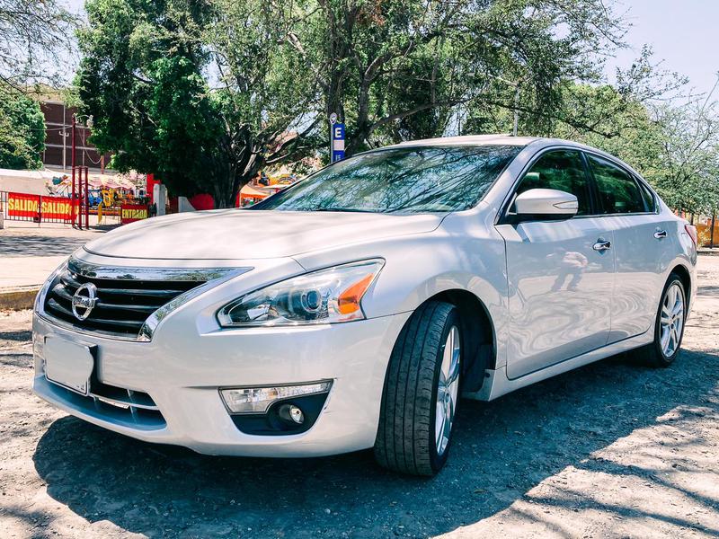 Nissan Altima • 2013 • 77,000 km 9