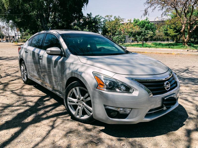 Nissan Altima • 2013 • 77,000 km 5