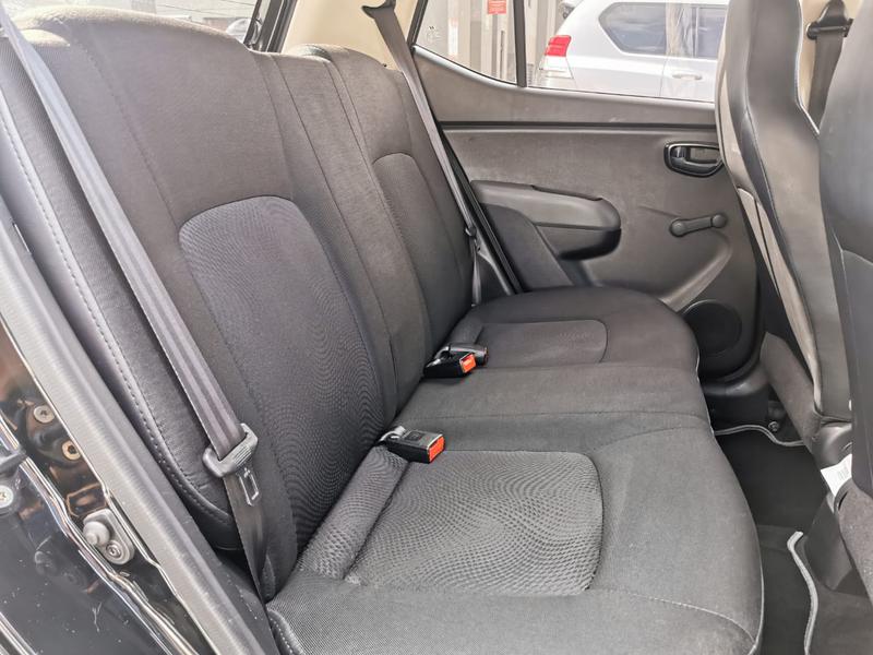 Hyundai i10 • 2013 • 90,000 km 5