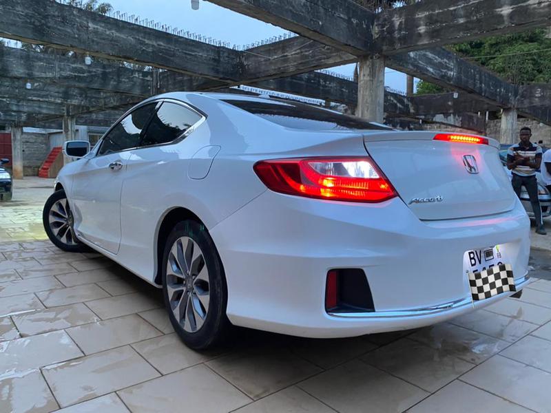 Honda  • 2014 • 316,633 km 3