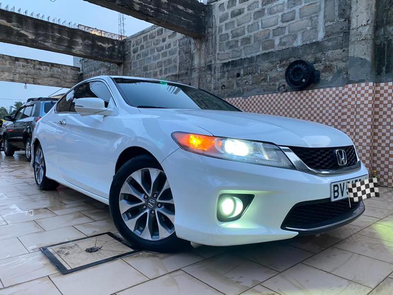 Honda  • 2014 • 316,633 km 4