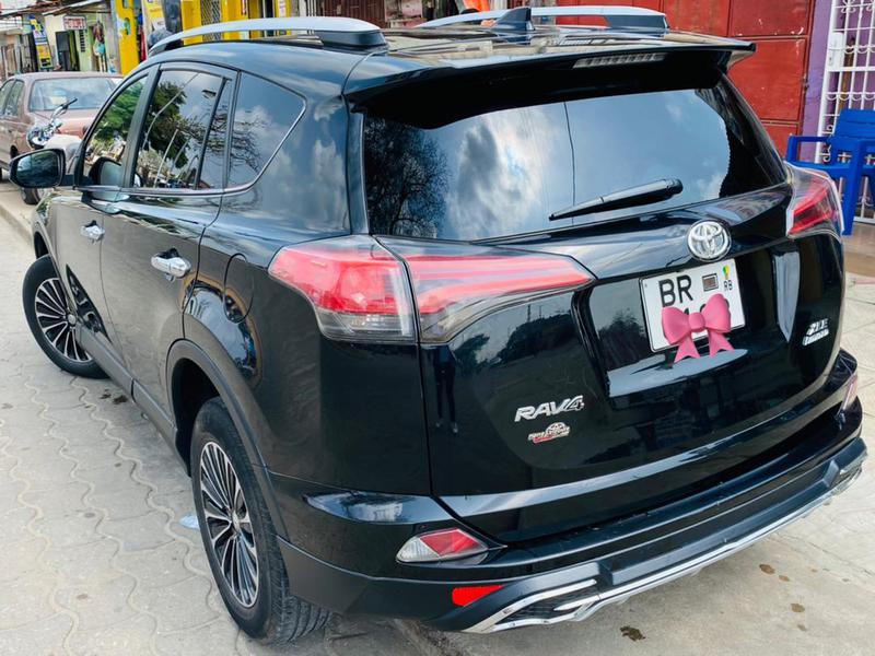 Toyota RAV4 • 2017 • 53 km 9