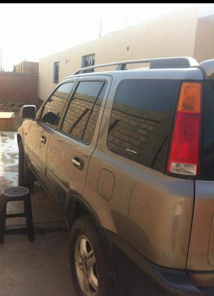 Honda CR-V • 2000 • 160,000 km 3