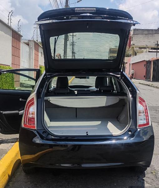 Toyota Prius • 2012 • 137,800 km 3