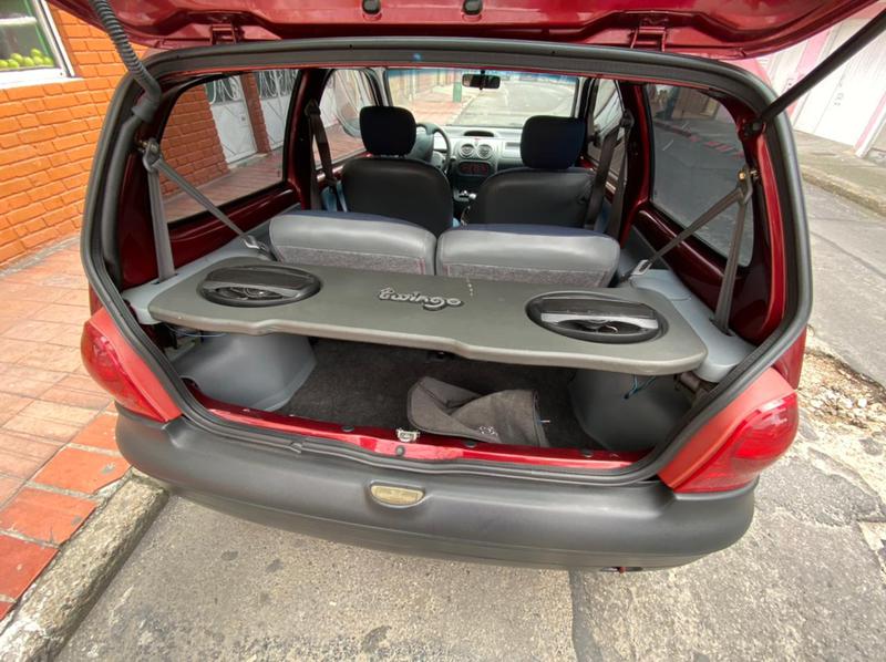 Renault Twingo • 2011 • 97,000 km 3