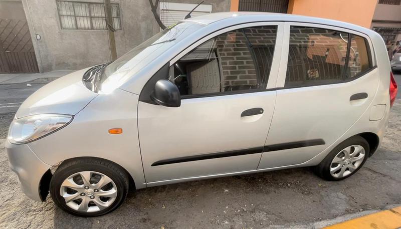 Hyundai i10 • 2014 • 107,000 km 4