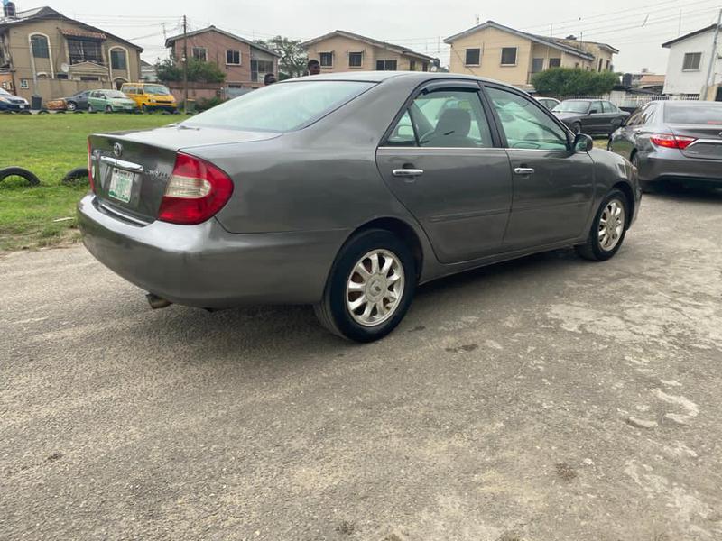 Toyota Camry • 2005 • 87,000 km 4