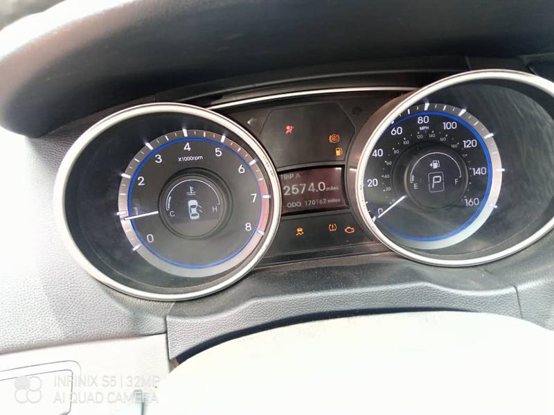 Hyundai Sonata • 2012 • 26,740 km 6