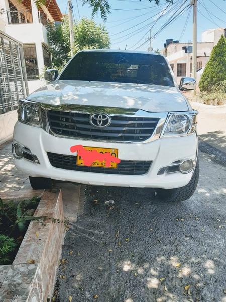 Toyota Hilux • 2014 • 850,000 km 3