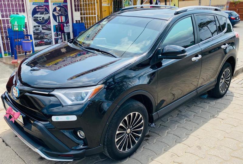 Toyota RAV4 • 2017 • 52,081 km 3