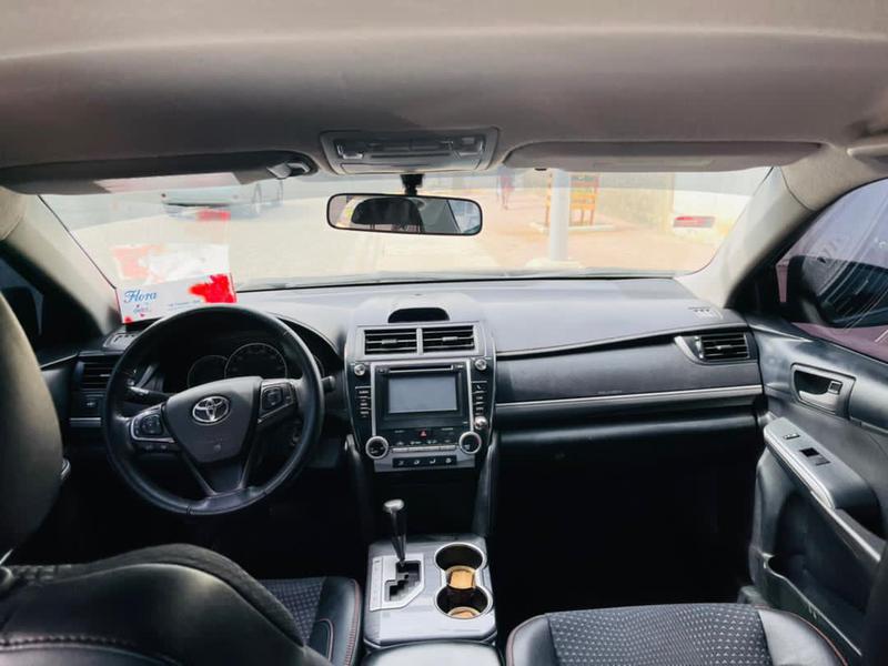 Toyota Camry • 2014 • 85,054 km 3