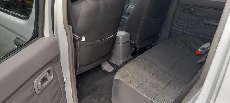 Nissan NP300 Pickup • 2011 • 137,000 km 3