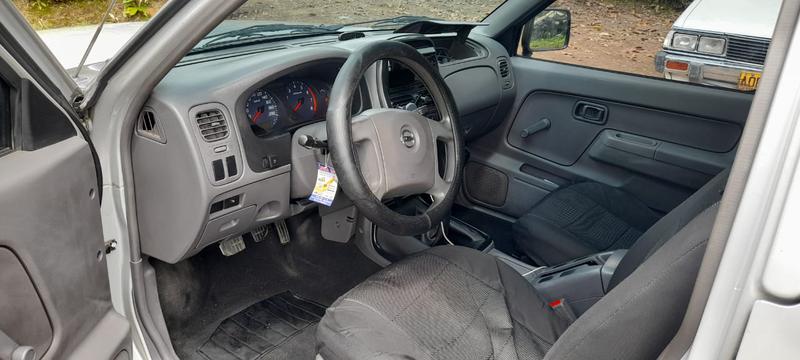 Nissan NP300 Pickup • 2011 • 137,000 km 6