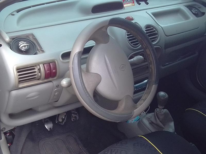 Renault Twingo • 2002 • 120,124 km 5