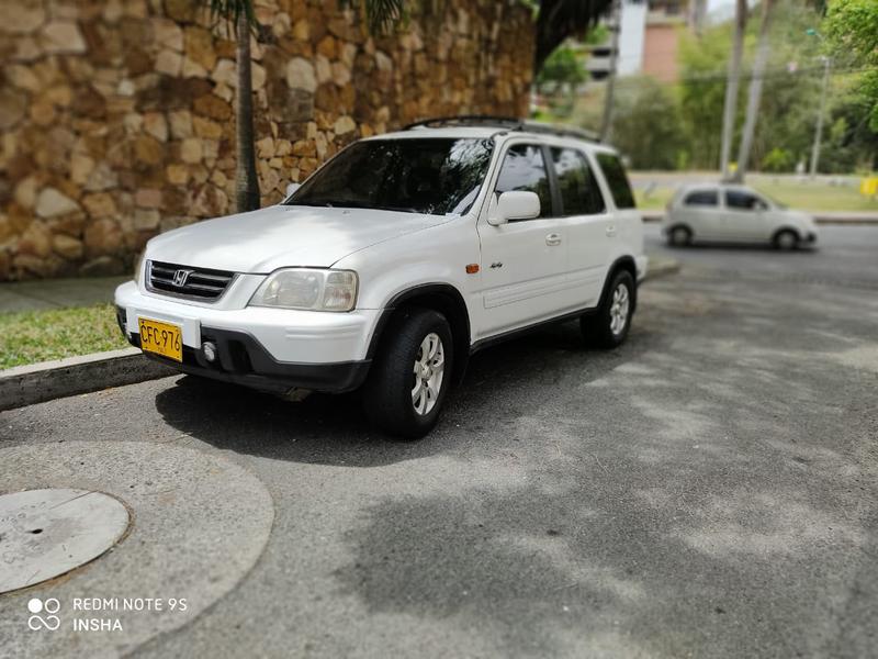 Honda CR-V • 1997 • 214,000 km 3
