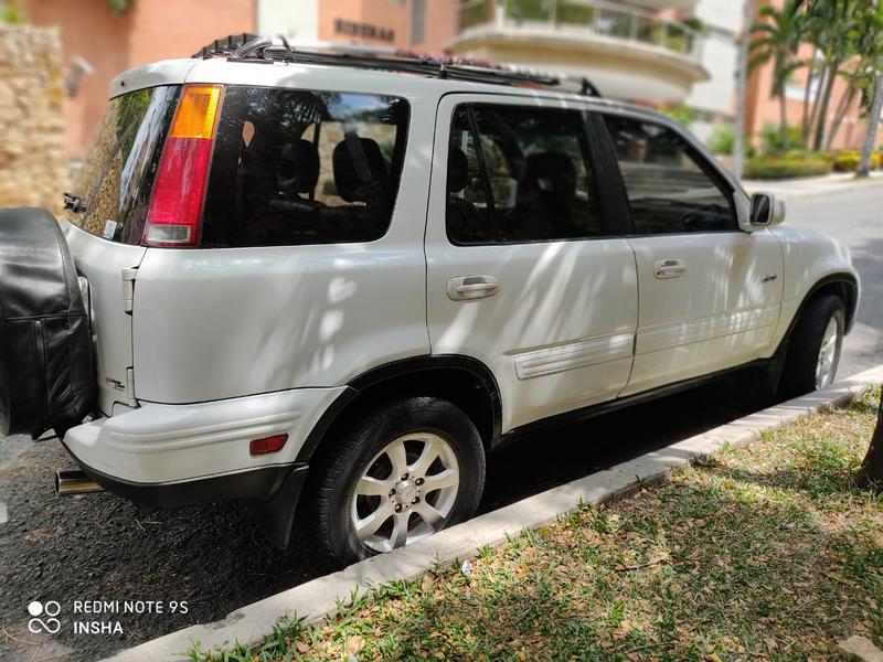 Honda CR-V • 1997 • 214,000 km 4