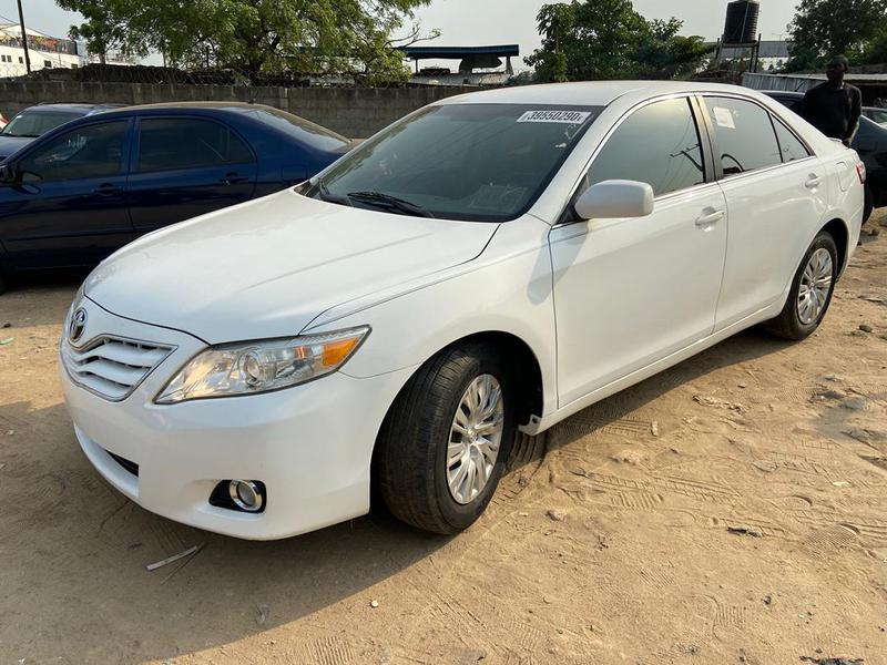 Toyota Camry • 2011 • 100,000 km 1
