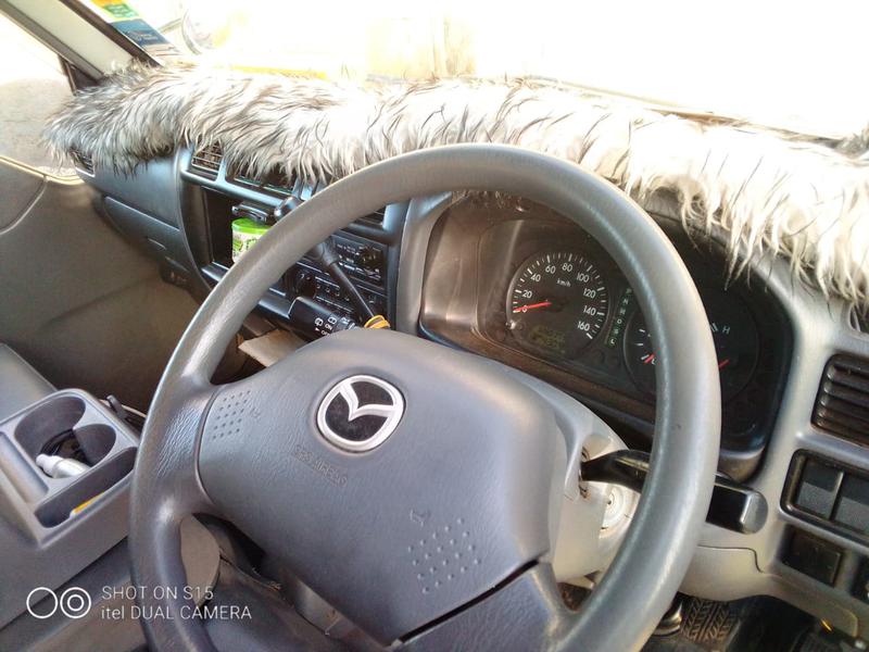 Mazda Bongo • 2013 • 328,000 km 4