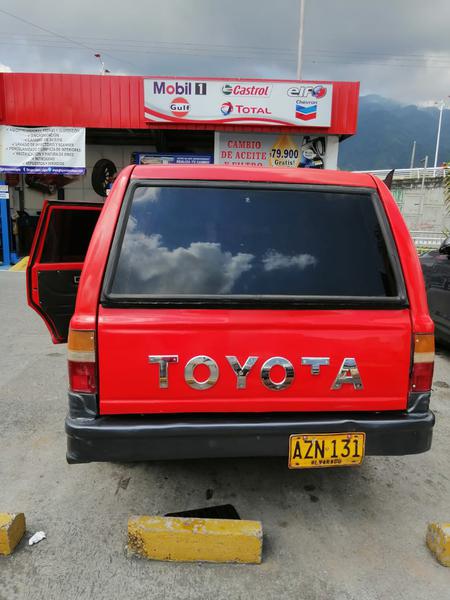 Toyota Hilux • 1994 • 196,000 km 2